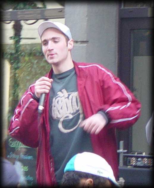 Si vous voulez voir le texte de la chanson, cliquez sur la photo